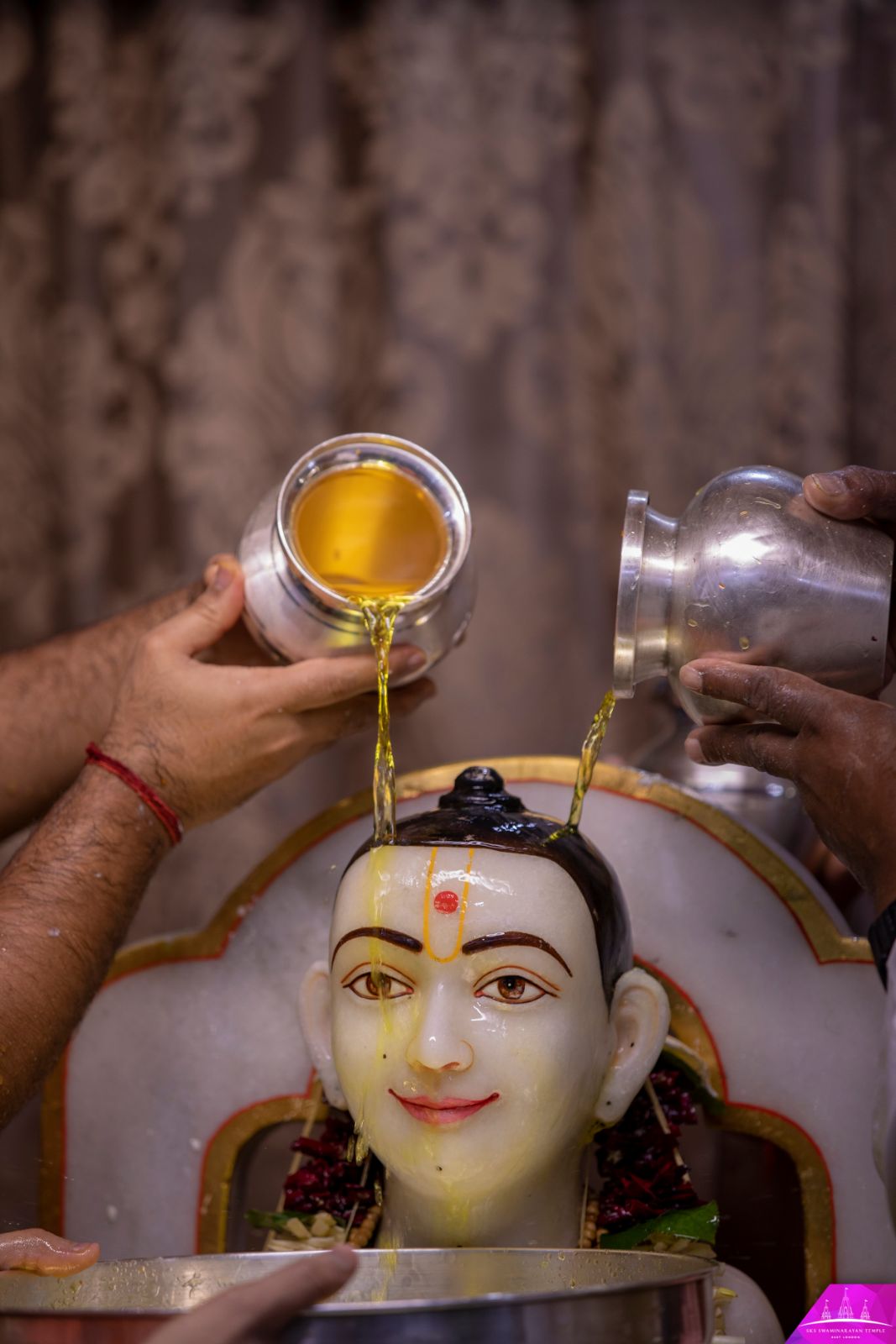 ©1987-2017 SKS Swaminarayan Temple East London